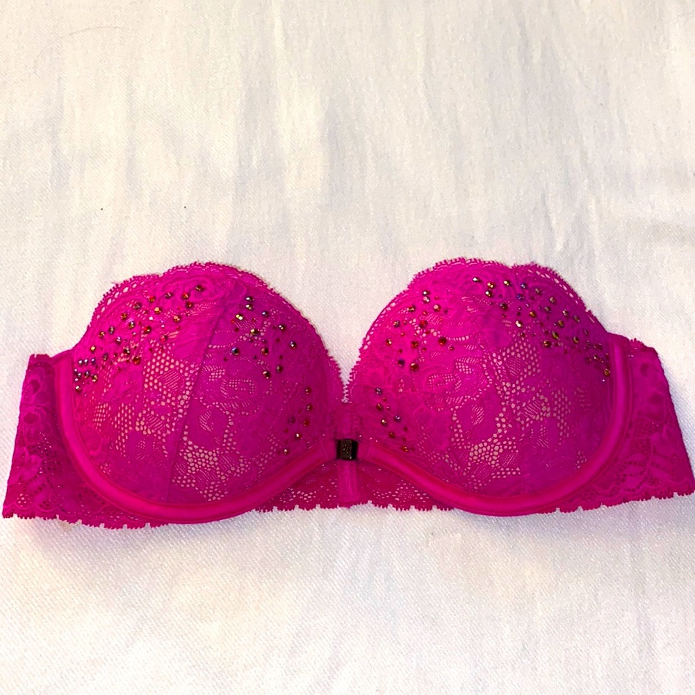 Hot pink Victoria’s Secret bra